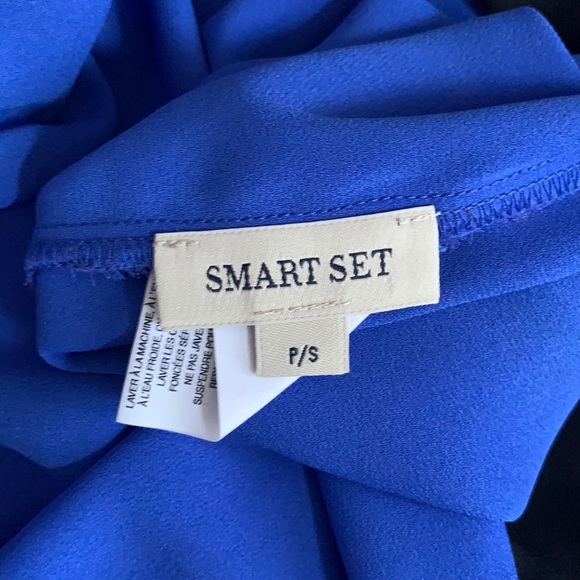 Two reversible and adjustable strapped tanks - Picture 4 of 7